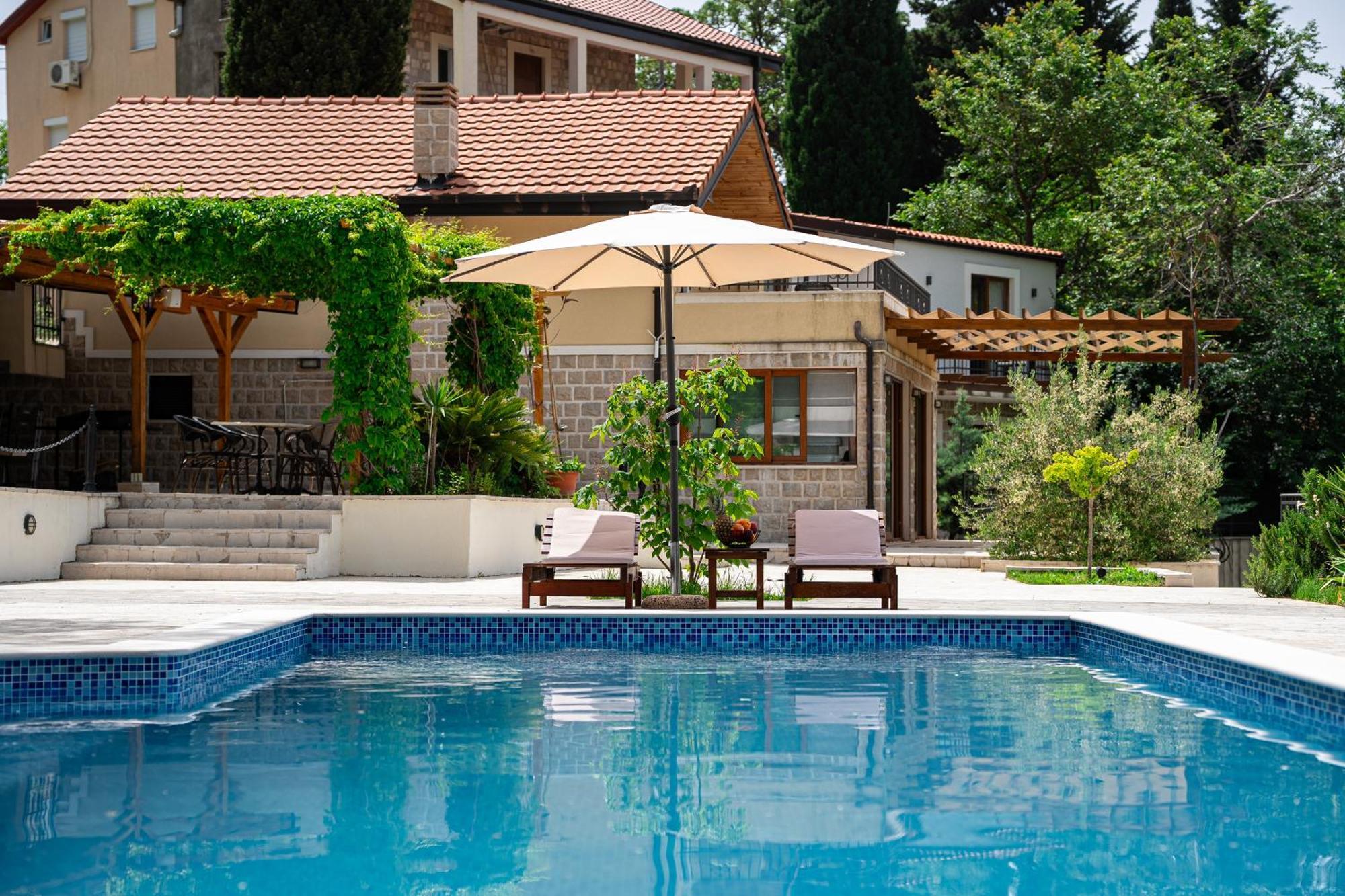 Sunset & Sunrise Villas In Stanisici-Two Villas With Common Pool بودفا المظهر الخارجي الصورة