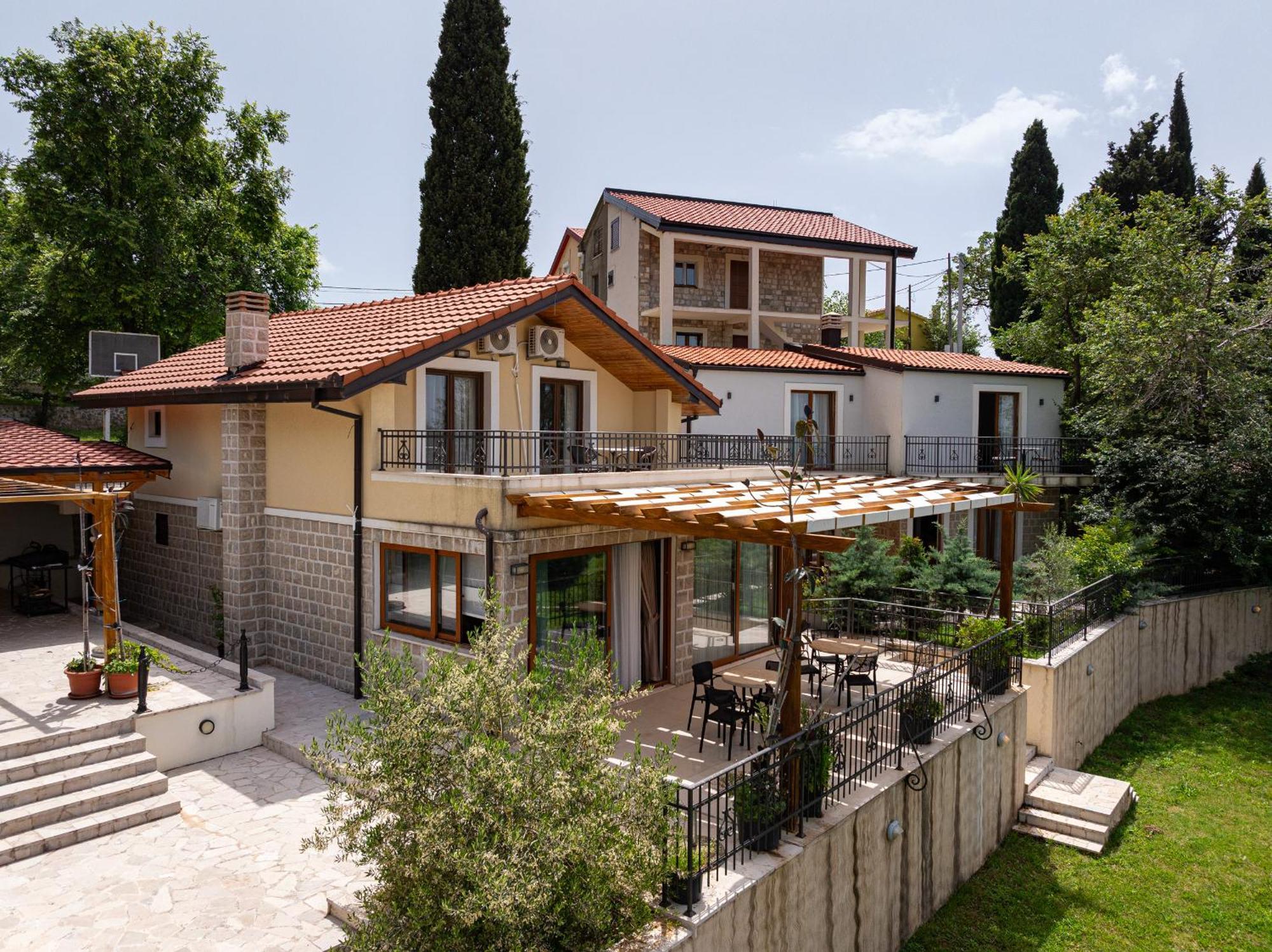 Sunset & Sunrise Villas In Stanisici-Two Villas With Common Pool بودفا المظهر الخارجي الصورة