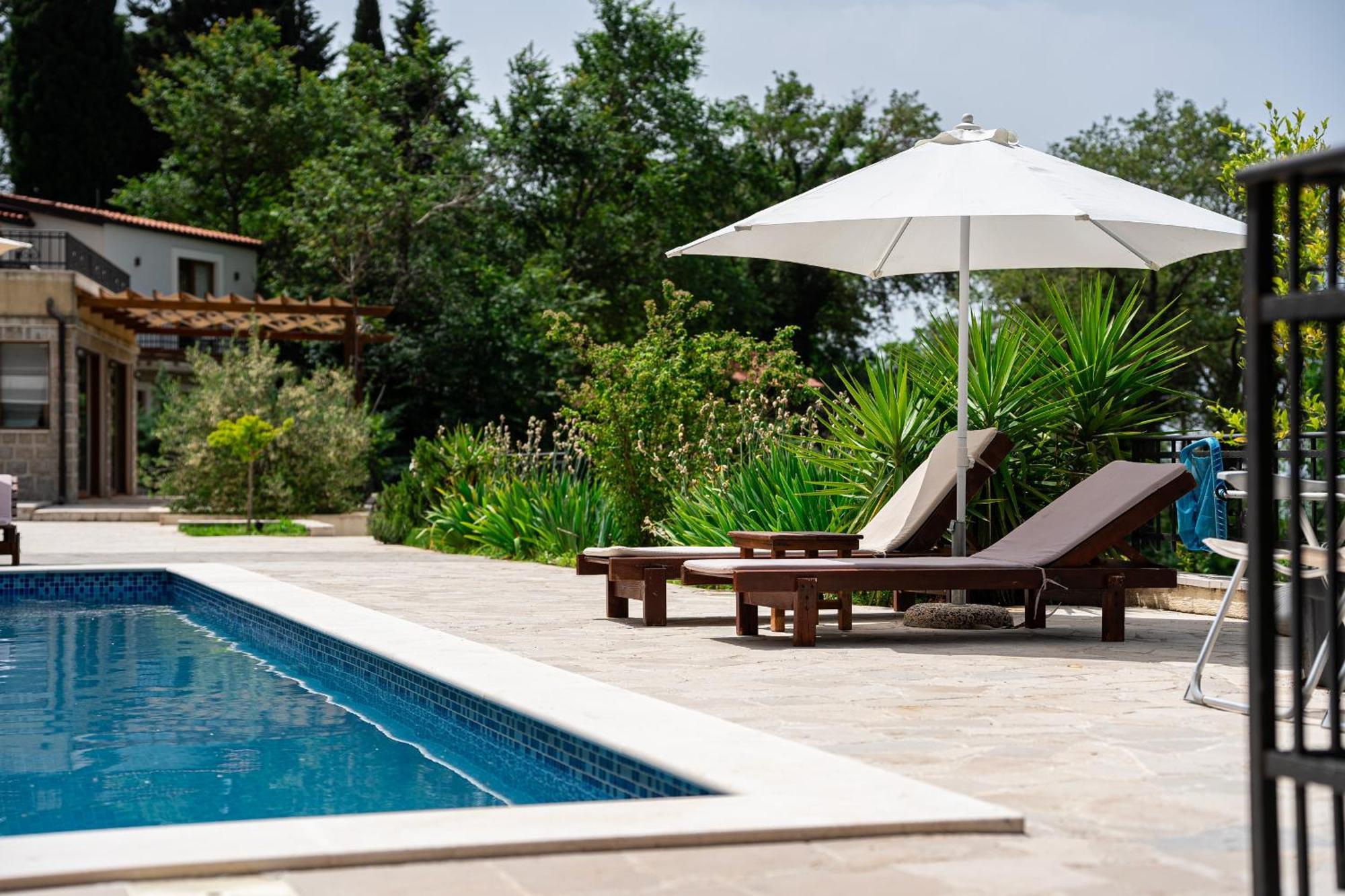 Sunset & Sunrise Villas In Stanisici-Two Villas With Common Pool بودفا المظهر الخارجي الصورة