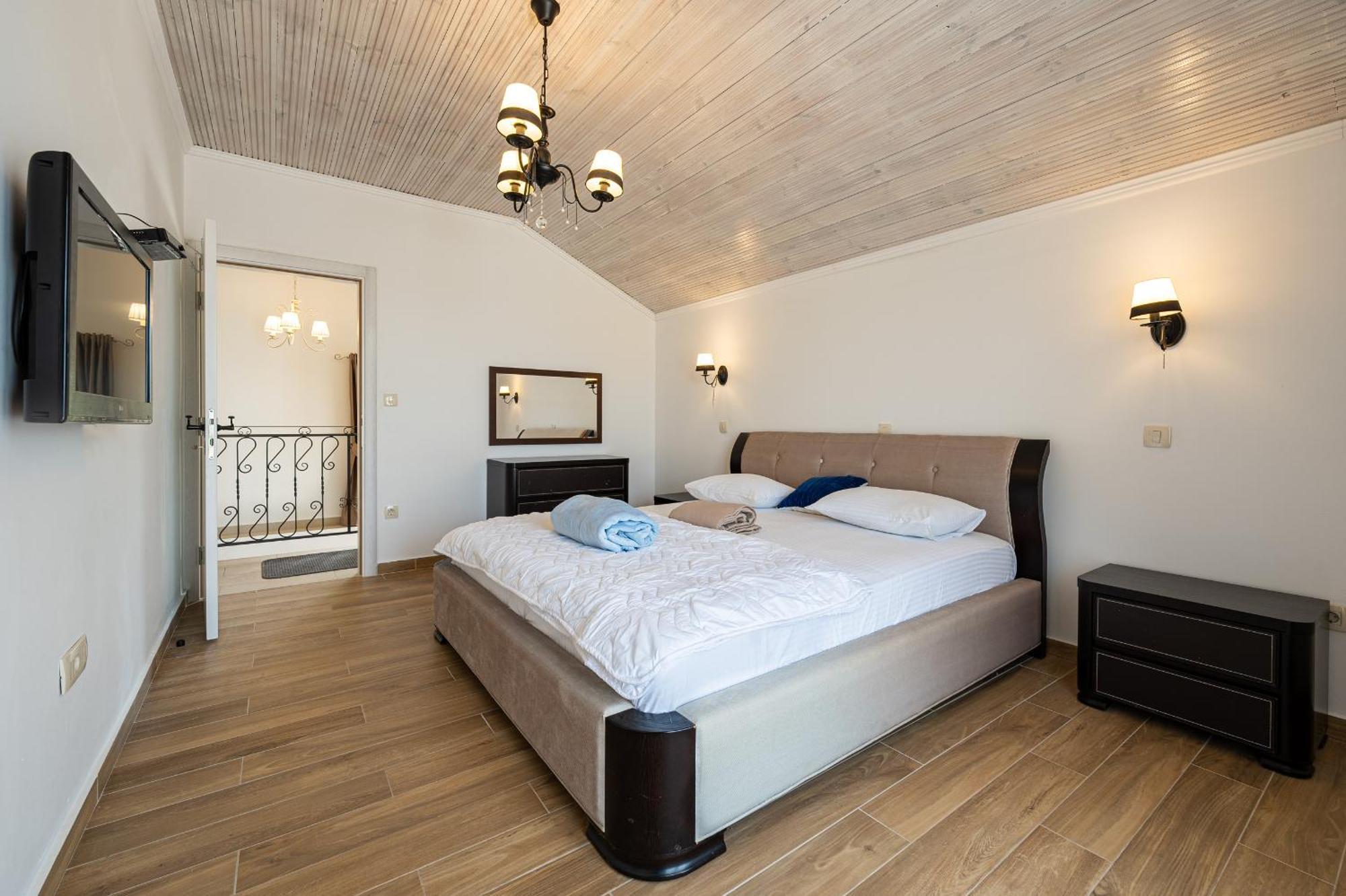 Sunset & Sunrise Villas In Stanisici-Two Villas With Common Pool بودفا المظهر الخارجي الصورة