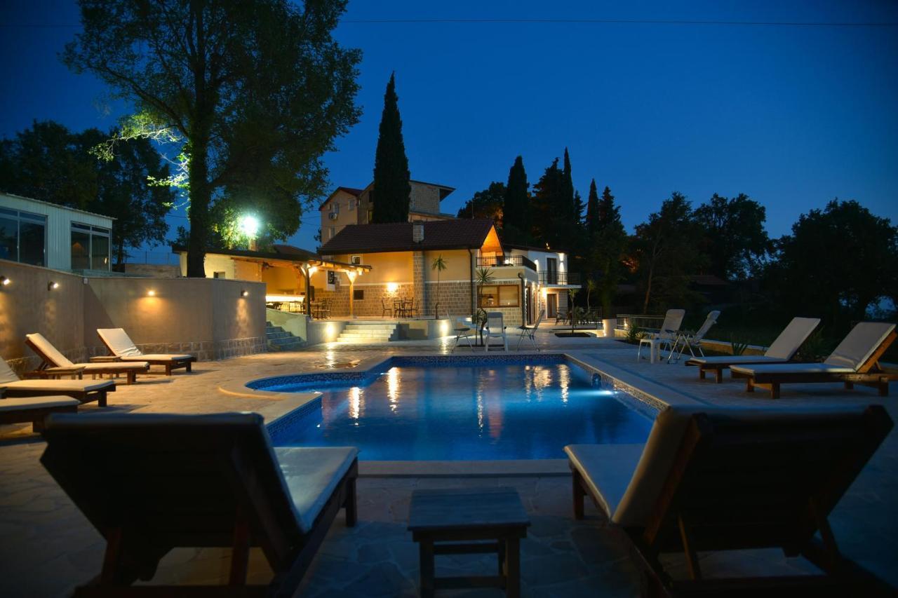 Sunset & Sunrise Villas In Stanisici-Two Villas With Common Pool بودفا المظهر الخارجي الصورة