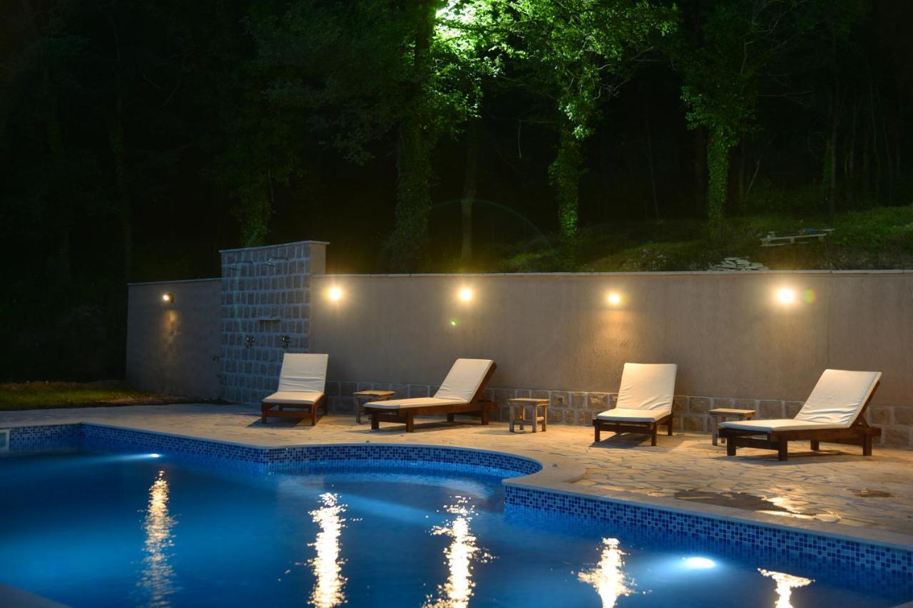 Sunset & Sunrise Villas In Stanisici-Two Villas With Common Pool بودفا المظهر الخارجي الصورة