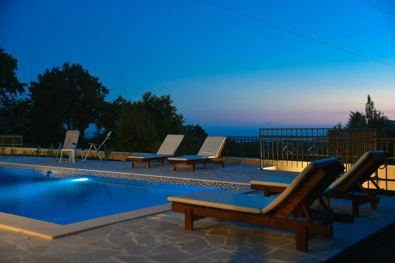 Sunset & Sunrise Villas In Stanisici-Two Villas With Common Pool بودفا المظهر الخارجي الصورة